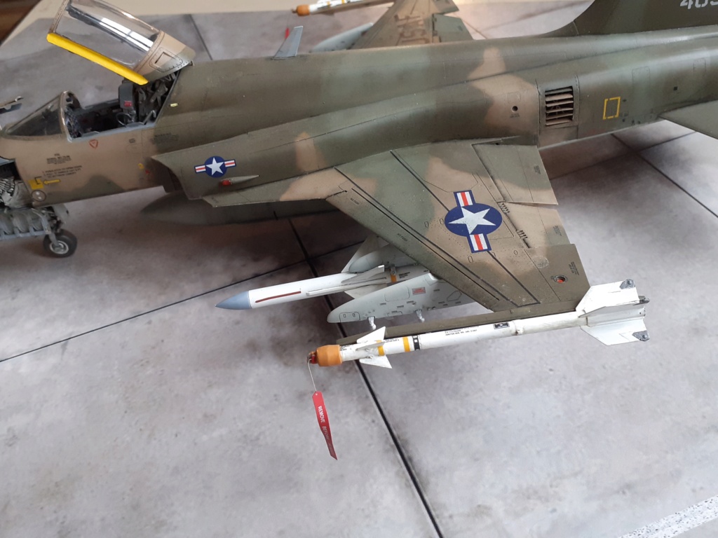 Northrop F-5E Tiger II : un tigre en Arizona [Kitty Hawk 1/32°] de Canard - Page 6 20204387