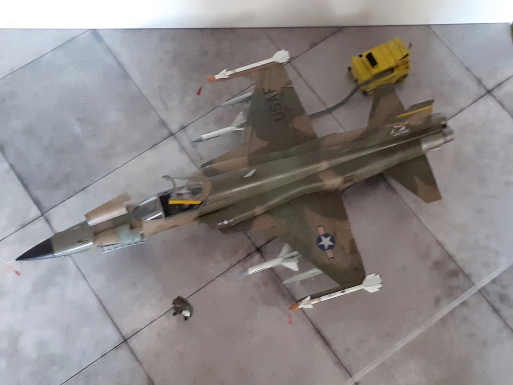 Un tigre en Arizona (F-5E Tiger II - Kitty Hawk 1/32) - Page 16 20204467