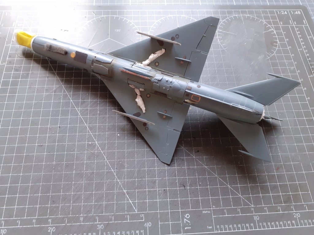 MiG-21 PFM Viet Air Force [Eduard 1/48°] de Canard - Page 2 20210678