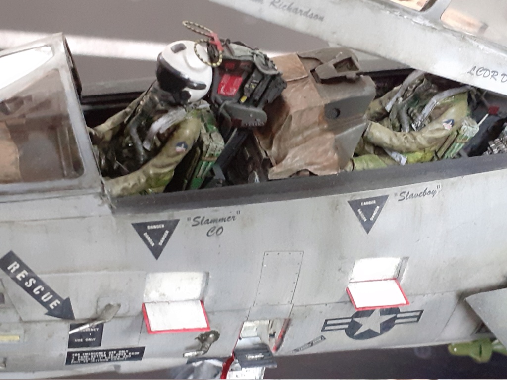 Grumman F-14A Tomcat : chapeau haut de forme & griffes d'acier [Tamiya 1/32°] de Canard - Page 15 20211178