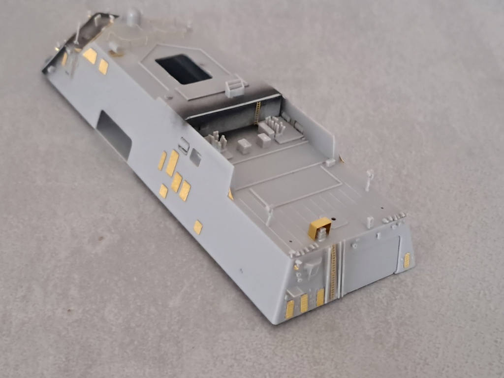 Le patrouilleur devenu frégate - USS Fort Worth LCS-3 (Trumpeter - 1/350) - Page 4 20240434