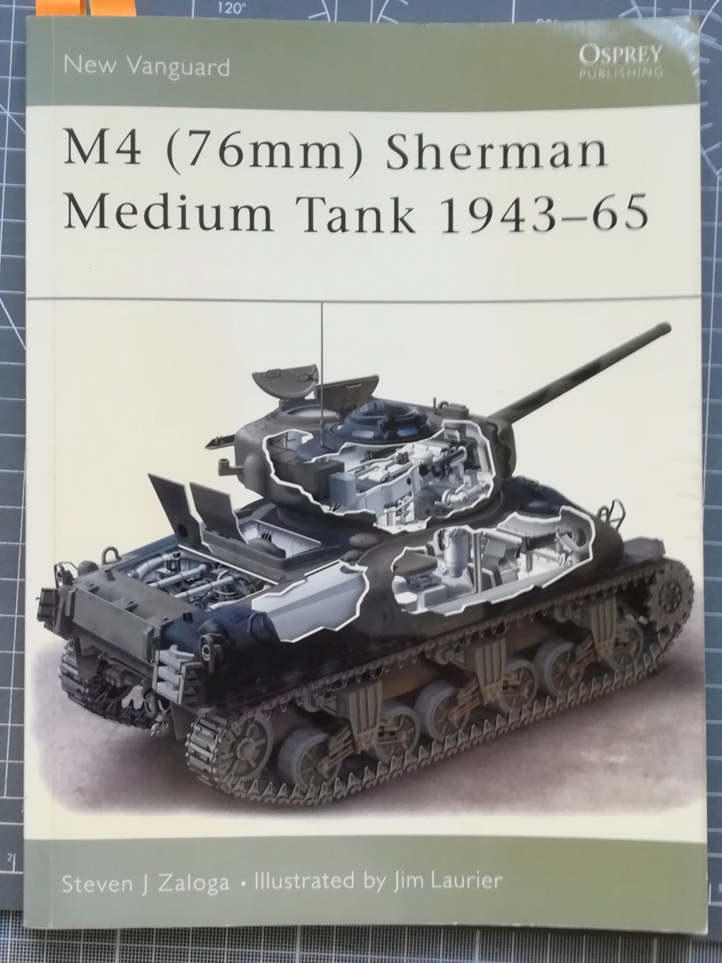 « Sur la Route H-4 » - M4A3E8 (76 mm) HVSS Sherman "Easy Eight" (Tamiya 1/48) Img_3331