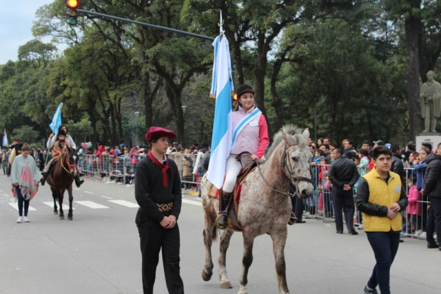 Fotos del desfile Tucumán 2018 Ac7bcb10
