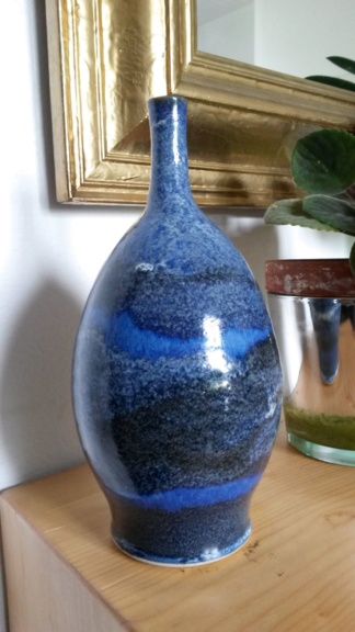 Vase émaillé bleu signé MD - Marie Desbrosses ? 20200511