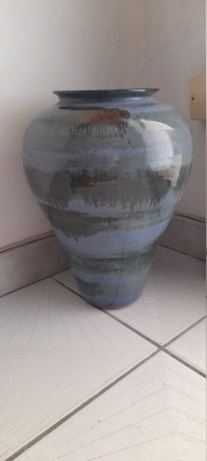 Vase rouleau céramique vert  marque au talon palmier en creux - Charles Chivilo 20230410