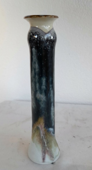 Haut vase col bulbeux émail blanc et gris marqué d'un A dans un carré en dessous -  André Nicolas S110