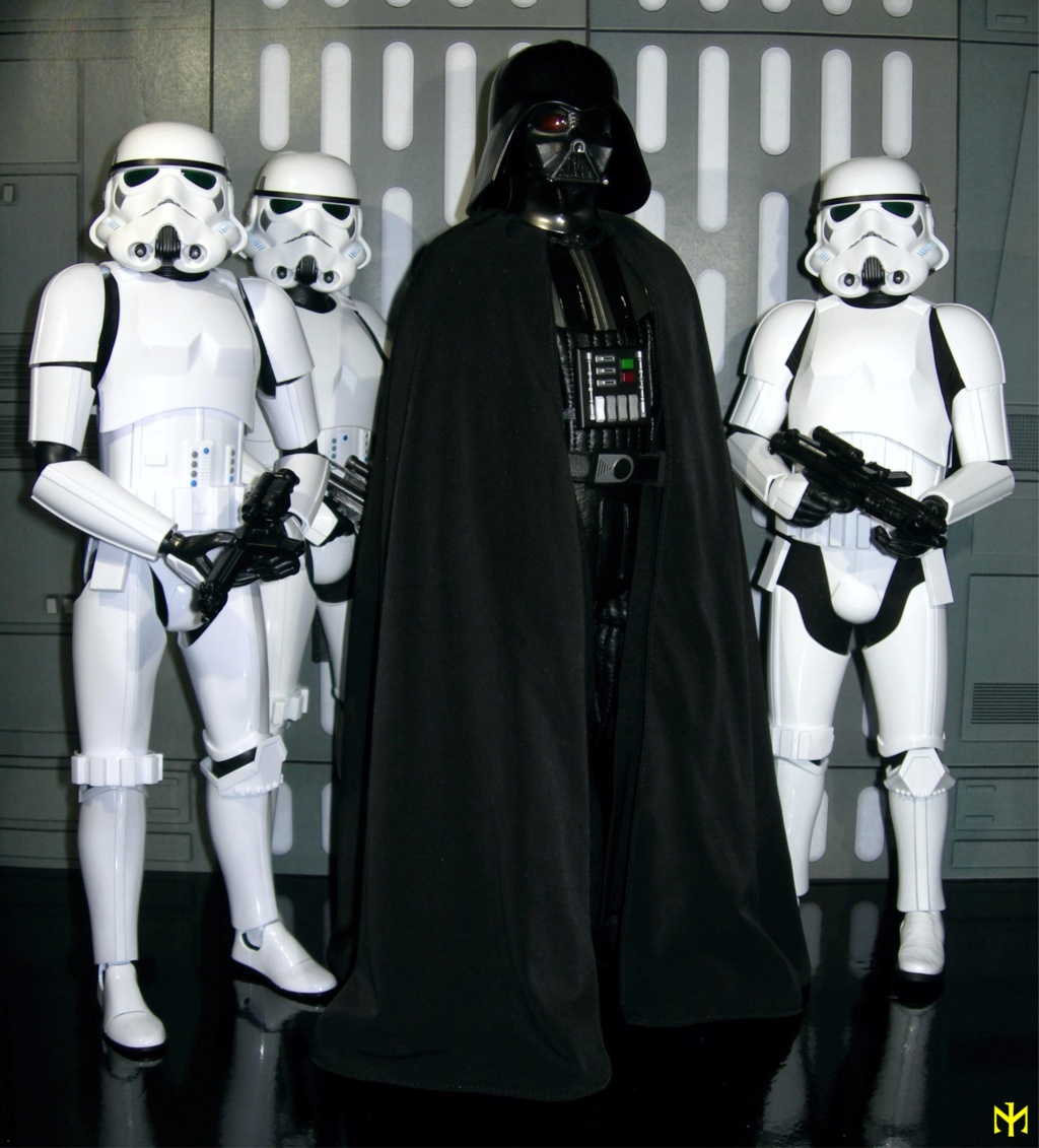 HotToys - Star Wars Darth Vader Customs Cvader20