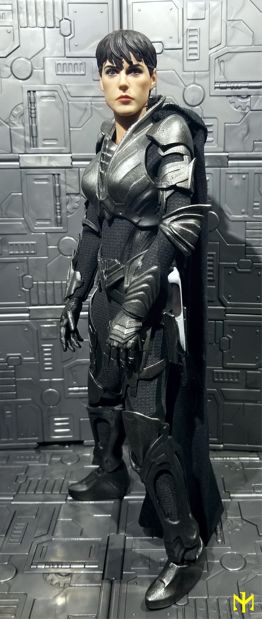 Faora (slightly customized Lady Commander) Faora014