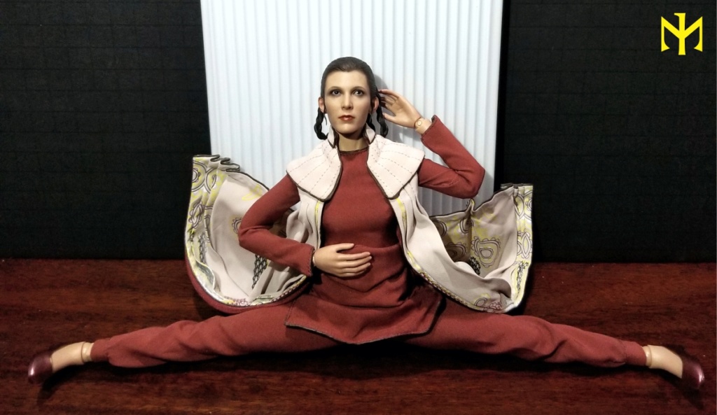 Female - STAR WARS Hot Toys Princess Leia (Bespin) (updated with Part II: Kitbash Potential) Htleia15