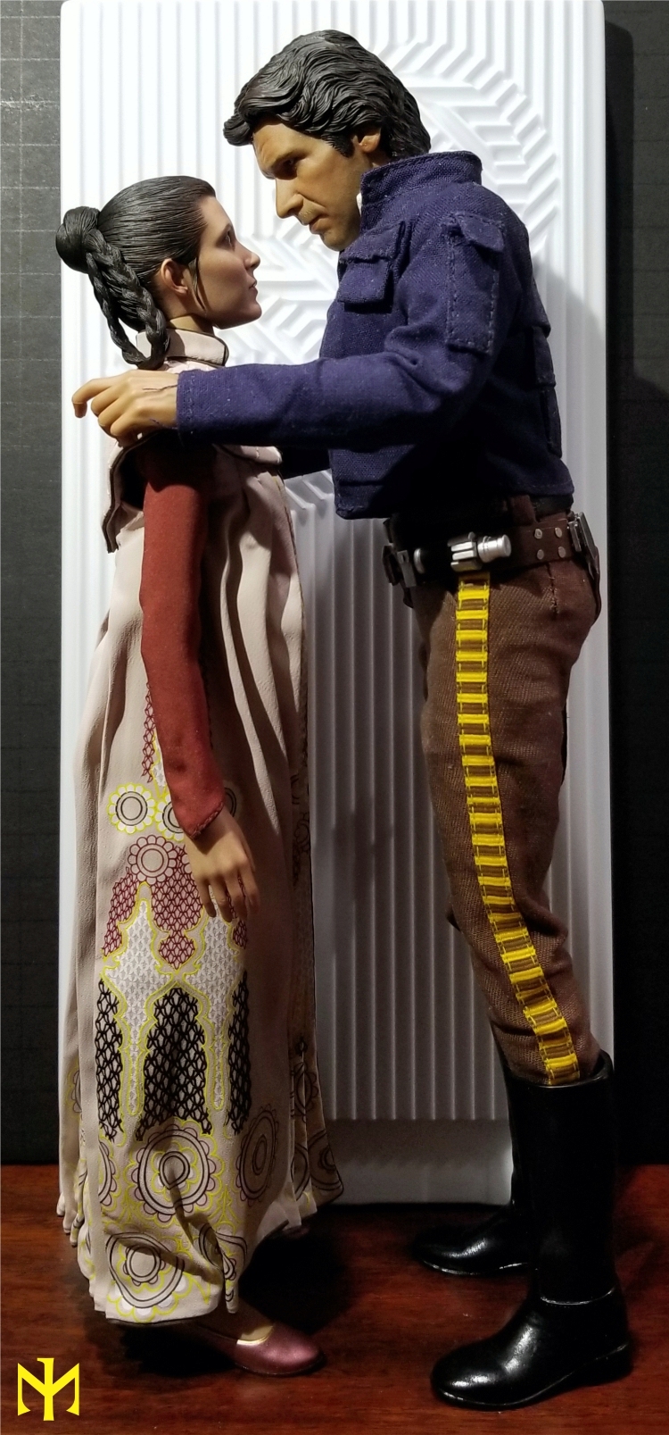 SciFi - STAR WARS Hot Toys Princess Leia (Bespin) (updated with Part II: Kitbash Potential) Htleia20