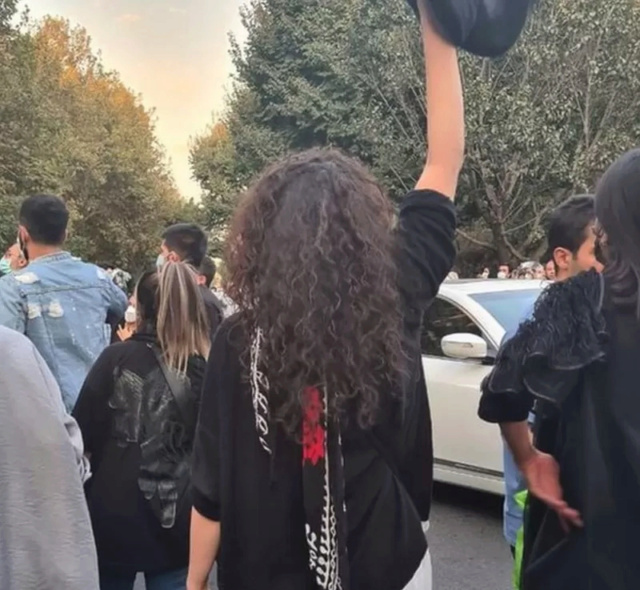 مهسا أميني: ثلاثة وجوه من الاحتجاجات الدامية في إيران 420