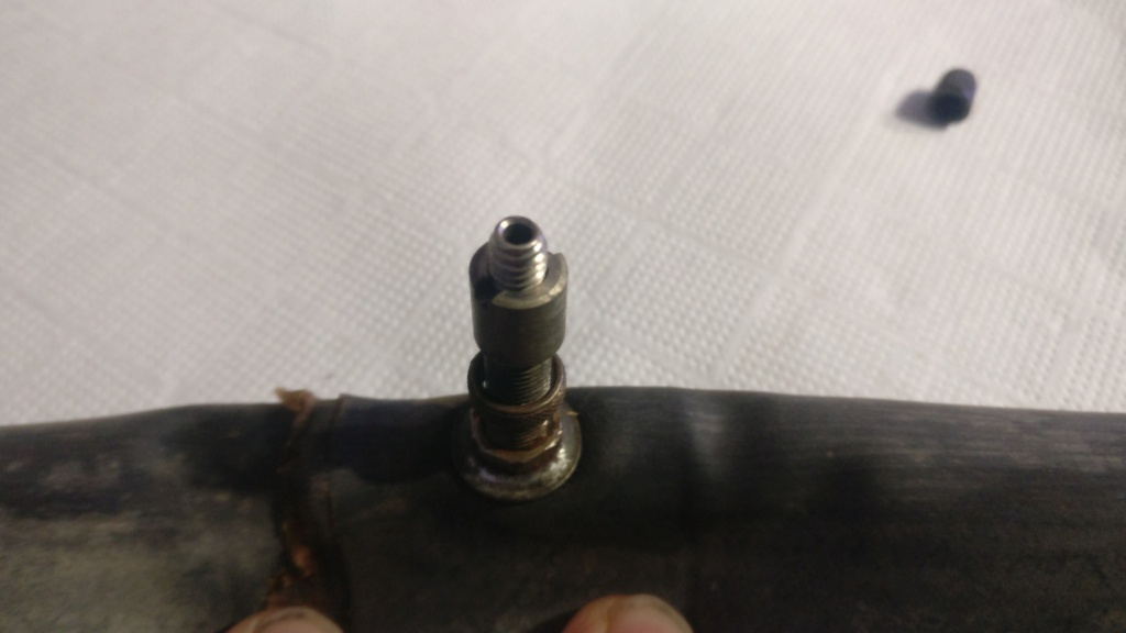 C'est quoi cette valve ? Img_2400