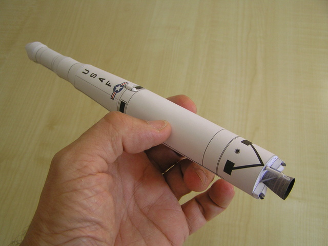 Lanceurs spatiaux: 16 : Delta IV 5M-4, 1/100, papier. P8060013
