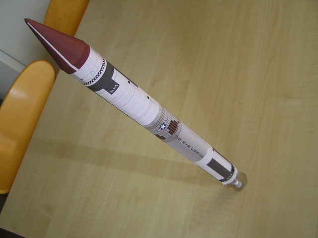 Lanceurs spatiaux: 16 : Delta IV 5M-4, 1/100, papier. P8090013
