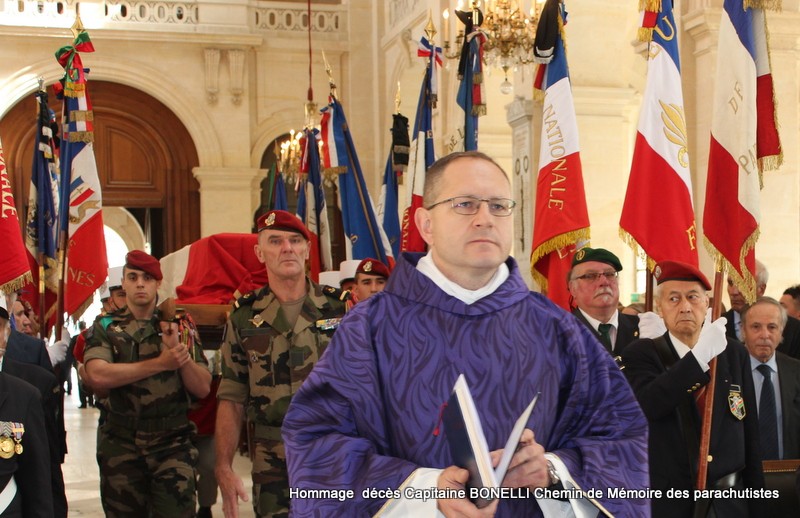 Reportage cérémonie religieuse décès capitaine Dominique Bonelli 16 juin 2016 aux INVALIDES la cathédrale des soldats 02-img10