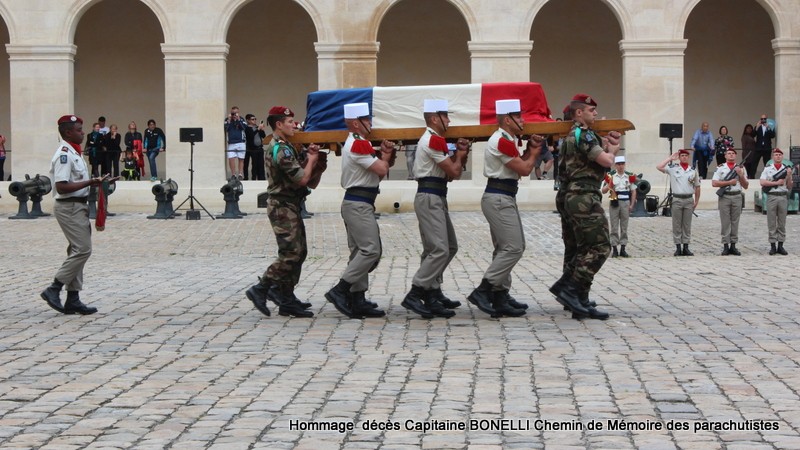 Reportage cérémonie religieuse décès capitaine Dominique Bonelli 16 juin 2016 aux INVALIDES la cathédrale des soldats 65-img10