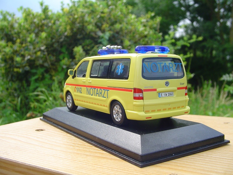 à vendre plusieurs miniatures ambulances smur  E44ad111