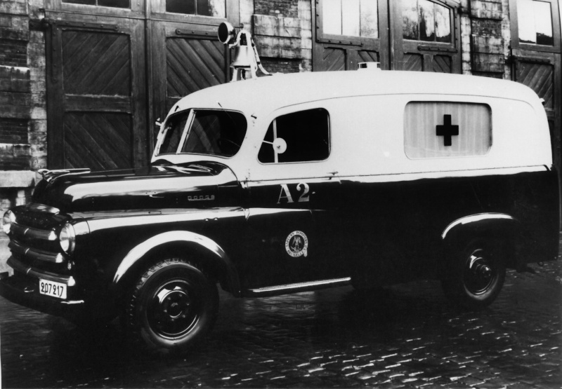 Recherche ancienne ambulance pour tournage film Ambula10
