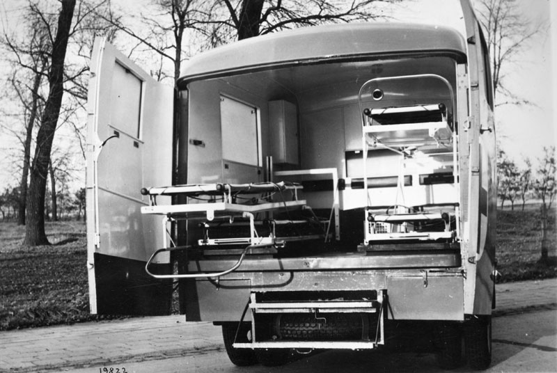 Les ambulances de la gendarmerie - bref historique illustré Ford-f10