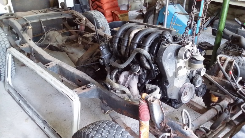 Moteur peugeot dans cj7 20160719