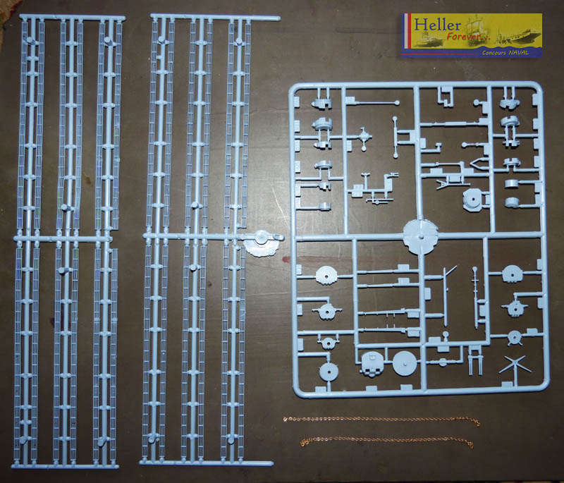 Cuirassé STRASBOURG 1/400ème Réf 81082 Strasb15