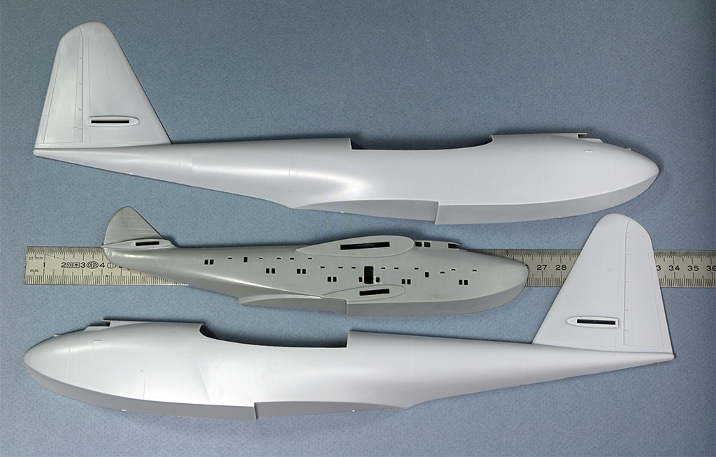 Hughes H-4 Hercules "Spruce goose" (1/200ème - Minicraft Model Kits) Img_9222