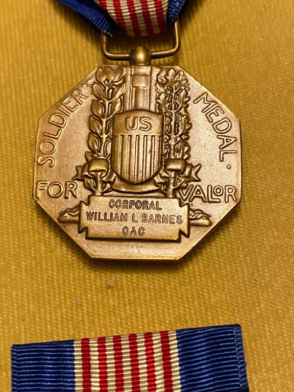 Du lourd, du très, très lourd : Soldier's Medal nominative. Photo248