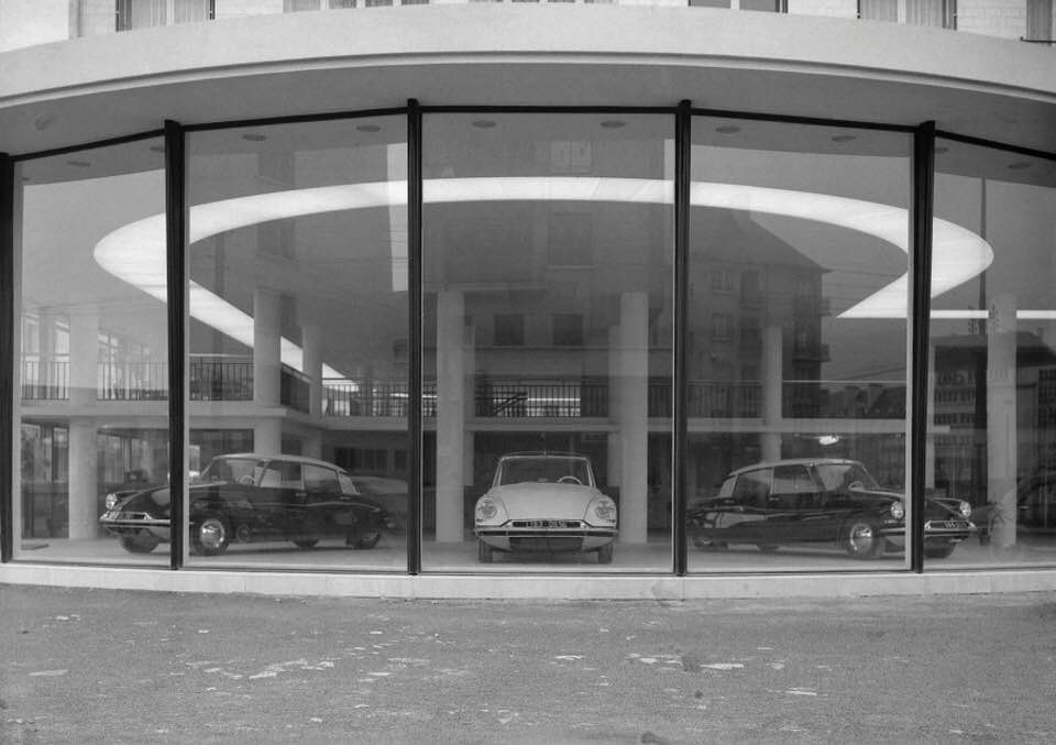 Des photos d'époque de Concessions Mercedes-Benz partie 1 - Page 7 Gar19410