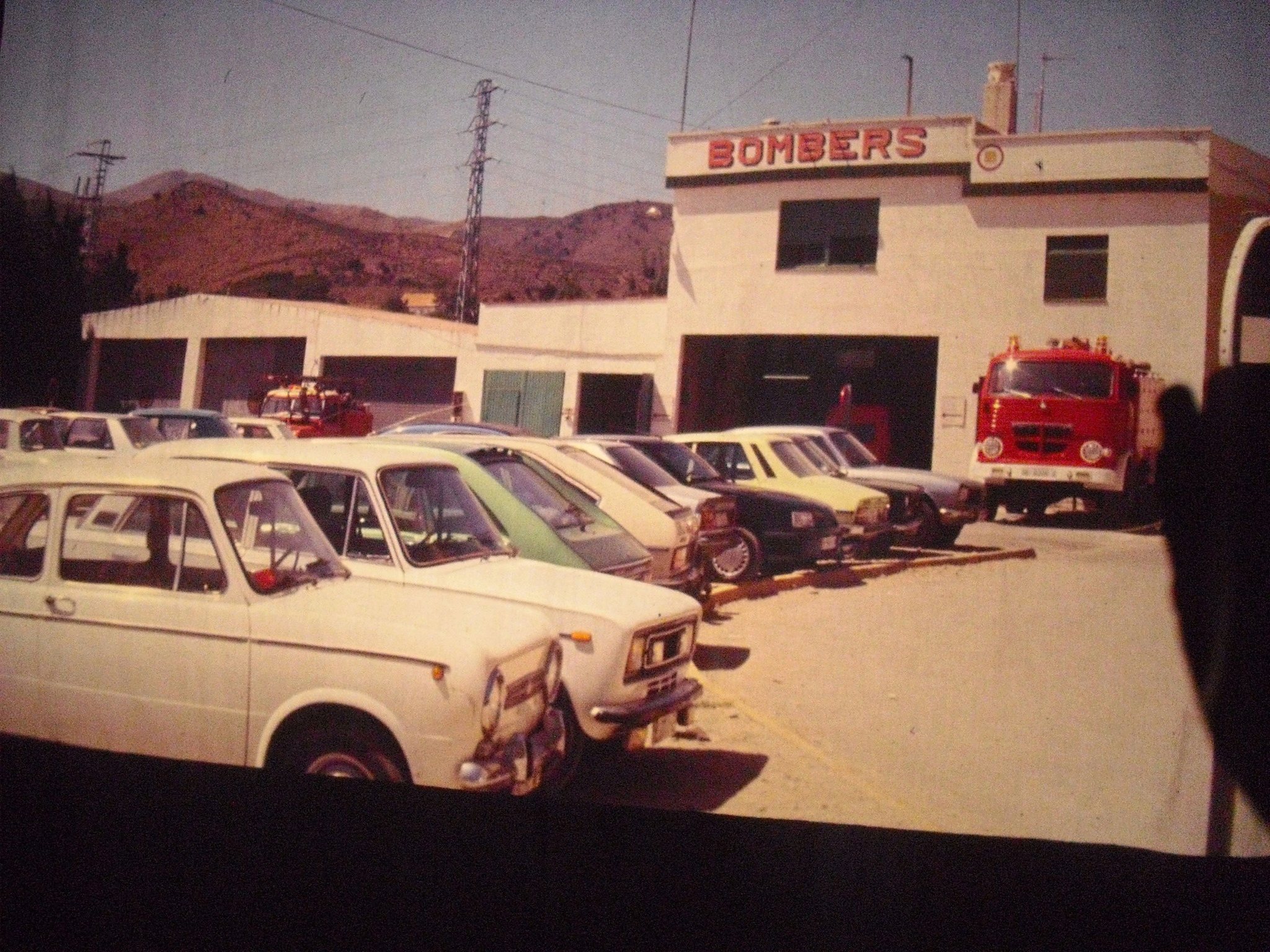 Des photos d'époque de Concessions Mercedes-Benz partie 1 - Page 5 Garage10