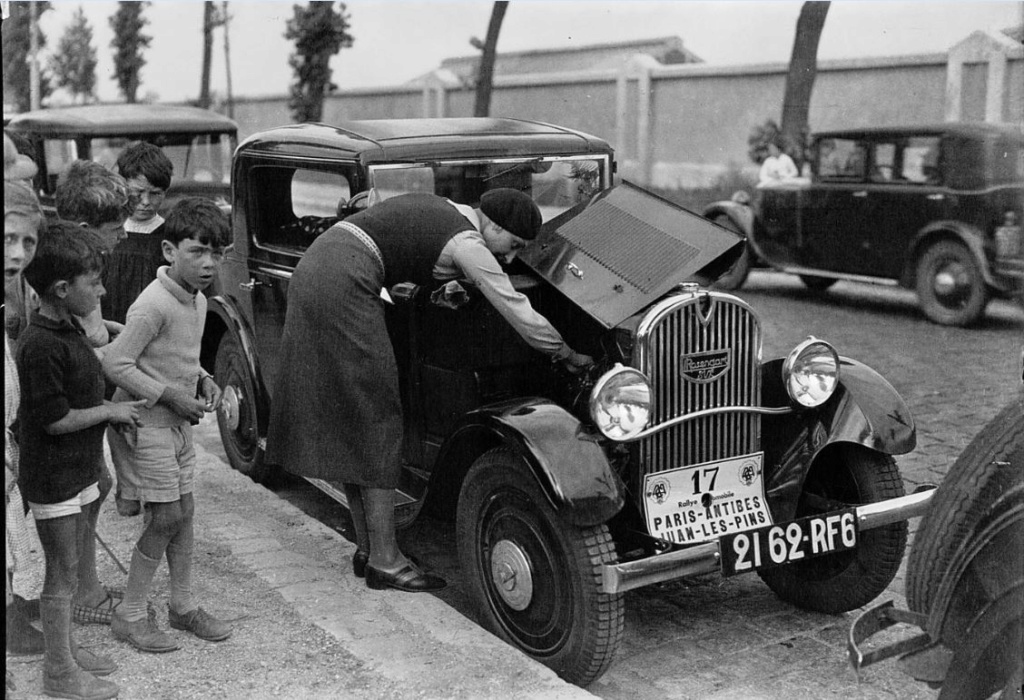 Des photos d'époque de Concessions Mercedes-Benz partie 1 - Page 10 M0510