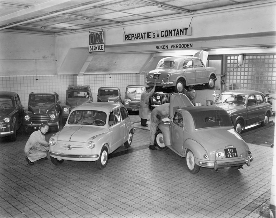 Des photos d'époque de Concessions Mercedes-Benz partie 1 - Page 39 P52910