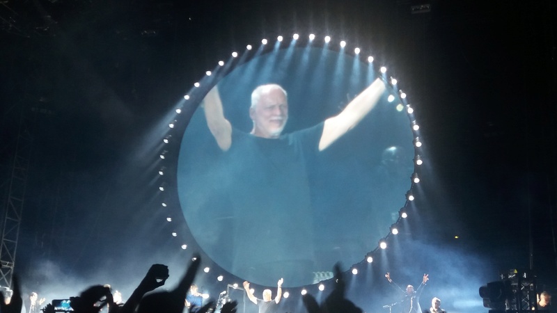Gilmour à Nîmes les 20 et 21 juillet 2016 - Page 15 20160742