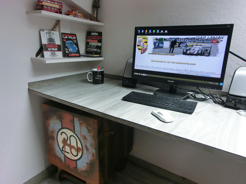 J'ai refait mon bureau... - Page 2 Cimg4510
