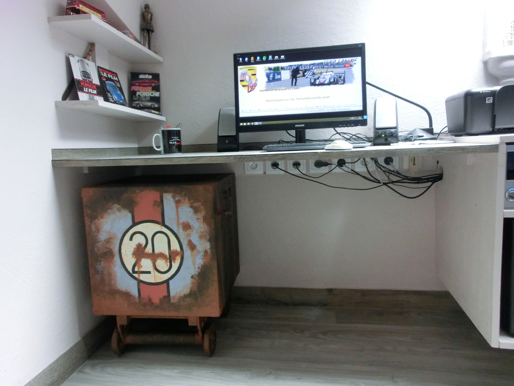 J'ai refait mon bureau... - Page 2 Cimg4518
