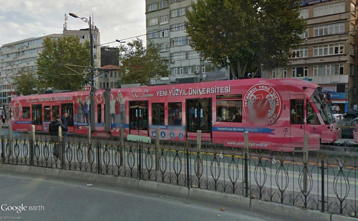 STREET VIEW : les tramways en action - Page 3 Istanb16