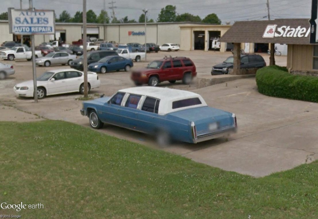 STREET VIEW : les vieilles voitures américaines - Page 2 Limous11