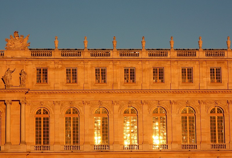 Versailles by night Soleil11