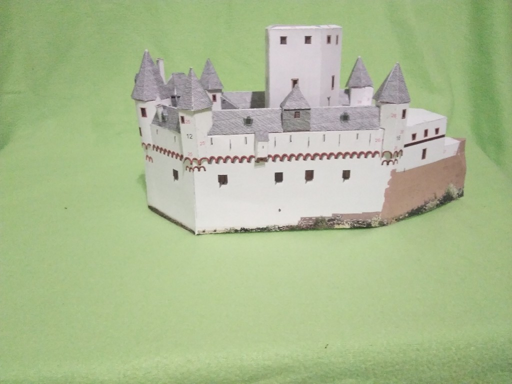 Burg Pfalz im Rhein bei Kaub M1:160 von Schreiber-Bogen Kartonmodellbau geb. benlut  Img_2048