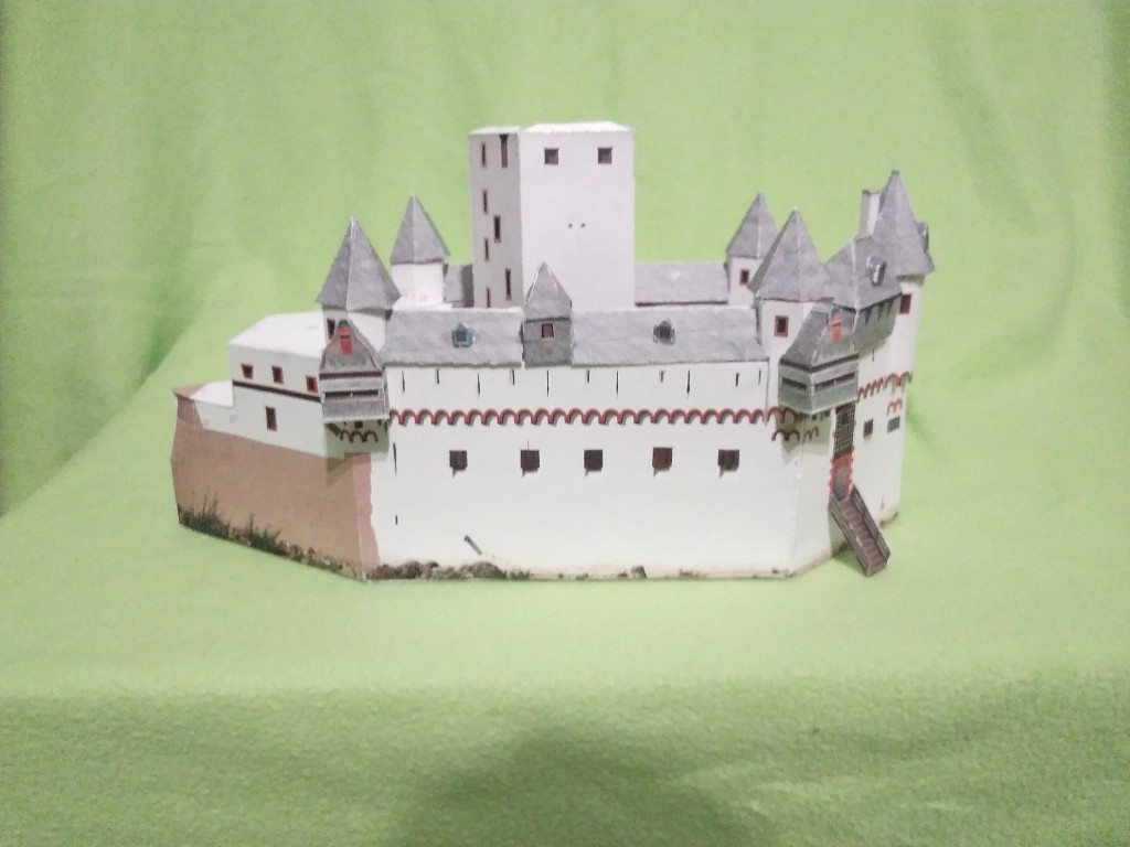 Burg Pfalz im Rhein bei Kaub M1:160 von Schreiber-Bogen Kartonmodellbau geb. benlut  Img_2052