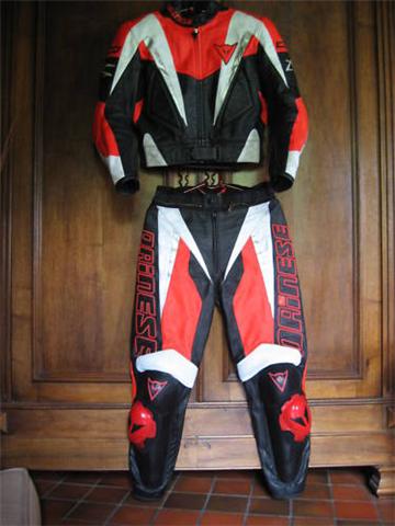 Vends combinaison 2 pièces dainese en TBE 350€ Getatt10