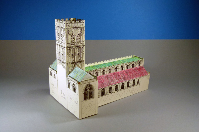 Fertig - Gloucester Cathedral 1:240 von Rupert Cordeux gebaut von Adolf Pirling Bau-0219