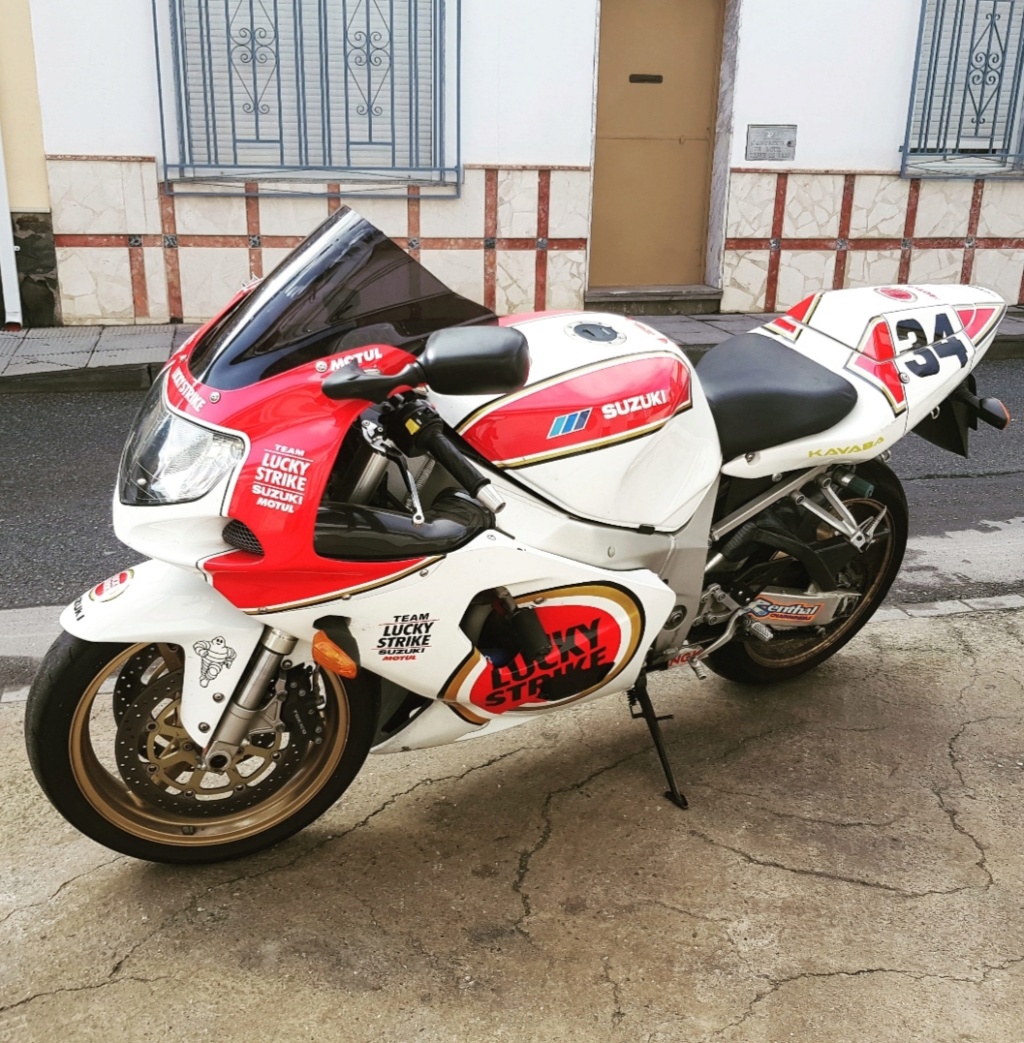 Suzuki GSX R 750 K1 "Lucky Strike Edition" 20210212