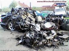 image de crash mercedes si vous voulez avoir des frissons Th_1810