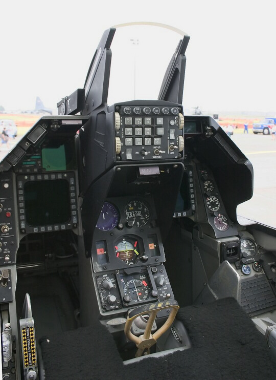 موسوعة قمرات القيادة في الطائرات والمروحيات الامريكية F-16c212