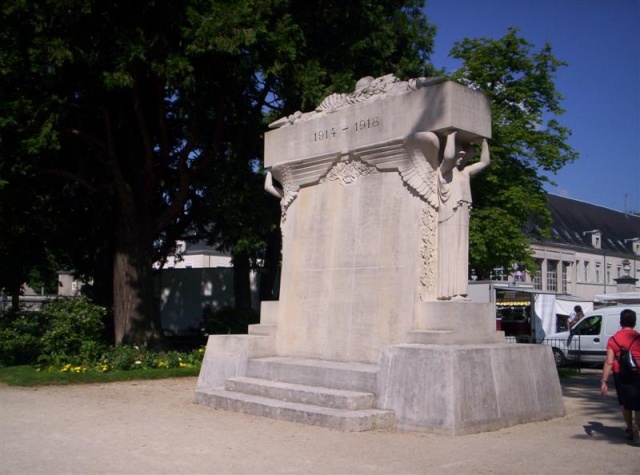 [Histoires et Histoire] Monuments aux morts originaux Français Tome 1 - Page 9 Photo_23