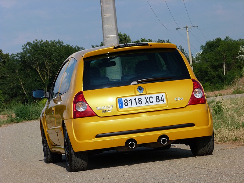 [Renault] Clio RS - Page 7 22810