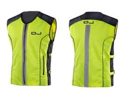 cosa ne pensate del casco fluo ? Images10