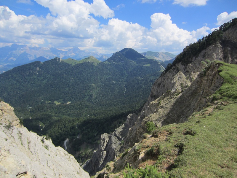 Deux loupiots dans les lapiaz Img_6922