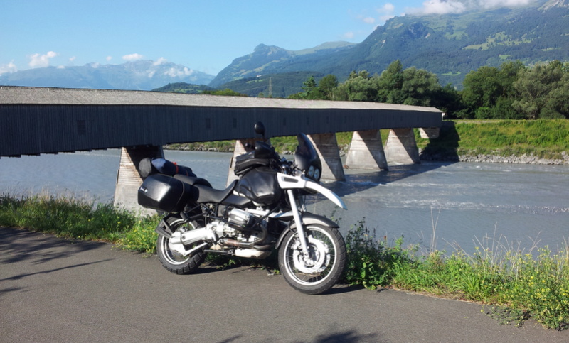 3 jours, 6 pays, 14 frontières et 1600km entre cols et lacs des Alpes 20160813