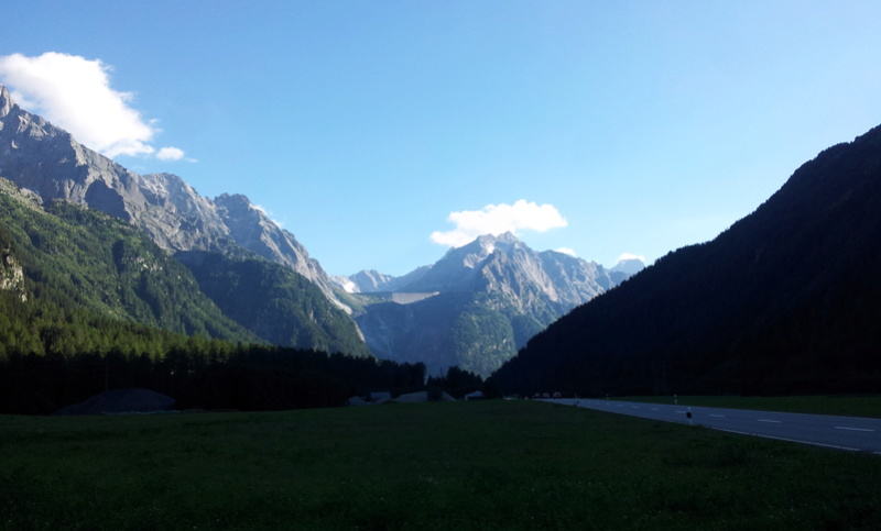 3 jours, 6 pays, 14 frontières et 1600km entre cols et lacs des Alpes 20160828